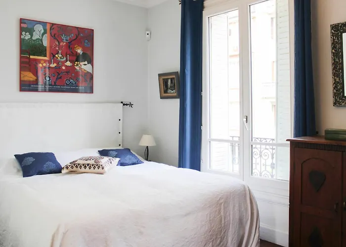 Timeless In A Haussmannian Building