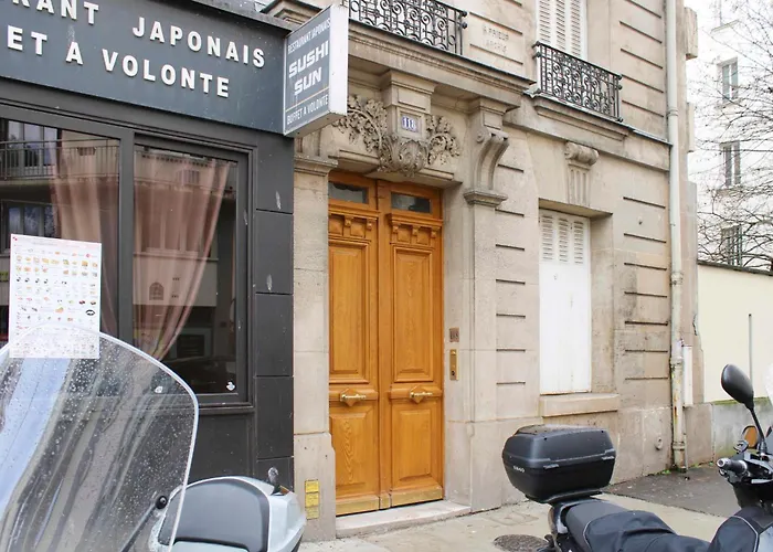 公寓 Timeless In A Haussmannian Building *